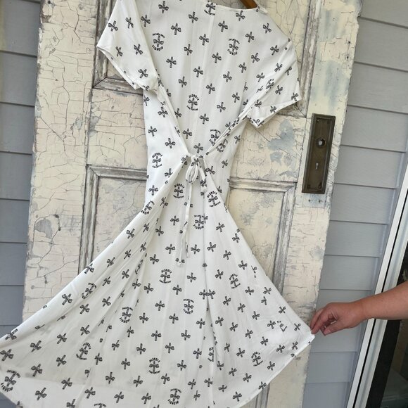 Graphic Button-Up Dress (Size Small) - Picture 9 of 10